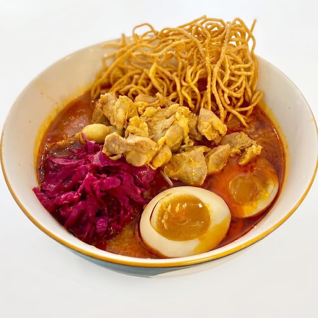 Curry-men (Kow Soy).