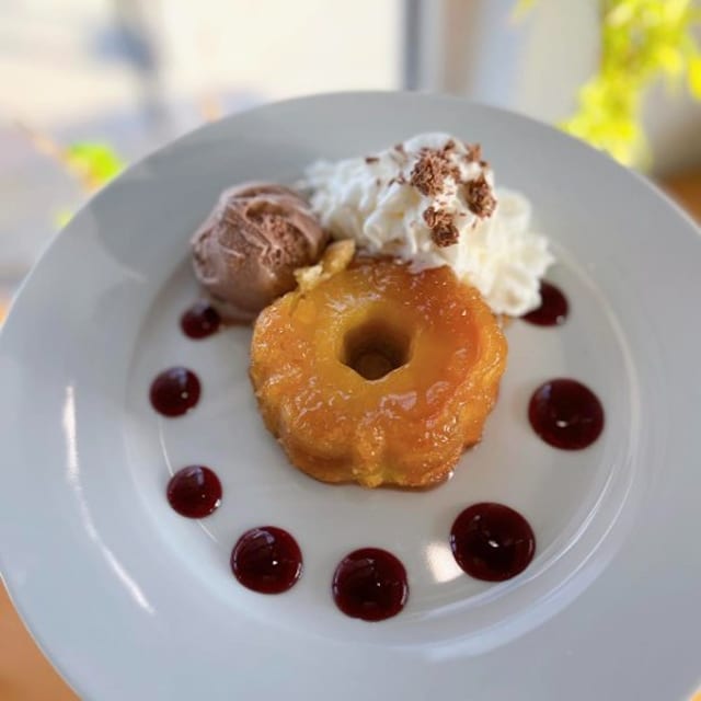 Pineapple Upside DN Cake.