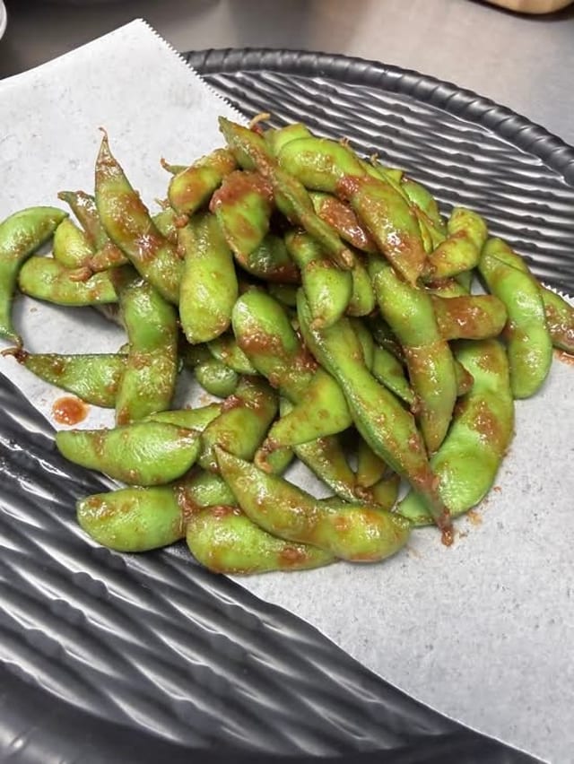 Edamame (Spicy Garlic).